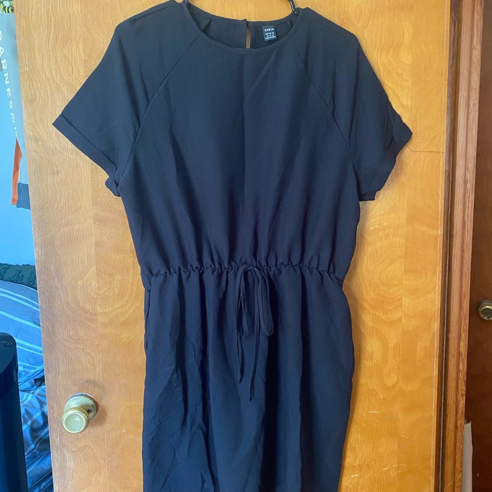 Black Raglan Short Sleeve Midi Dress